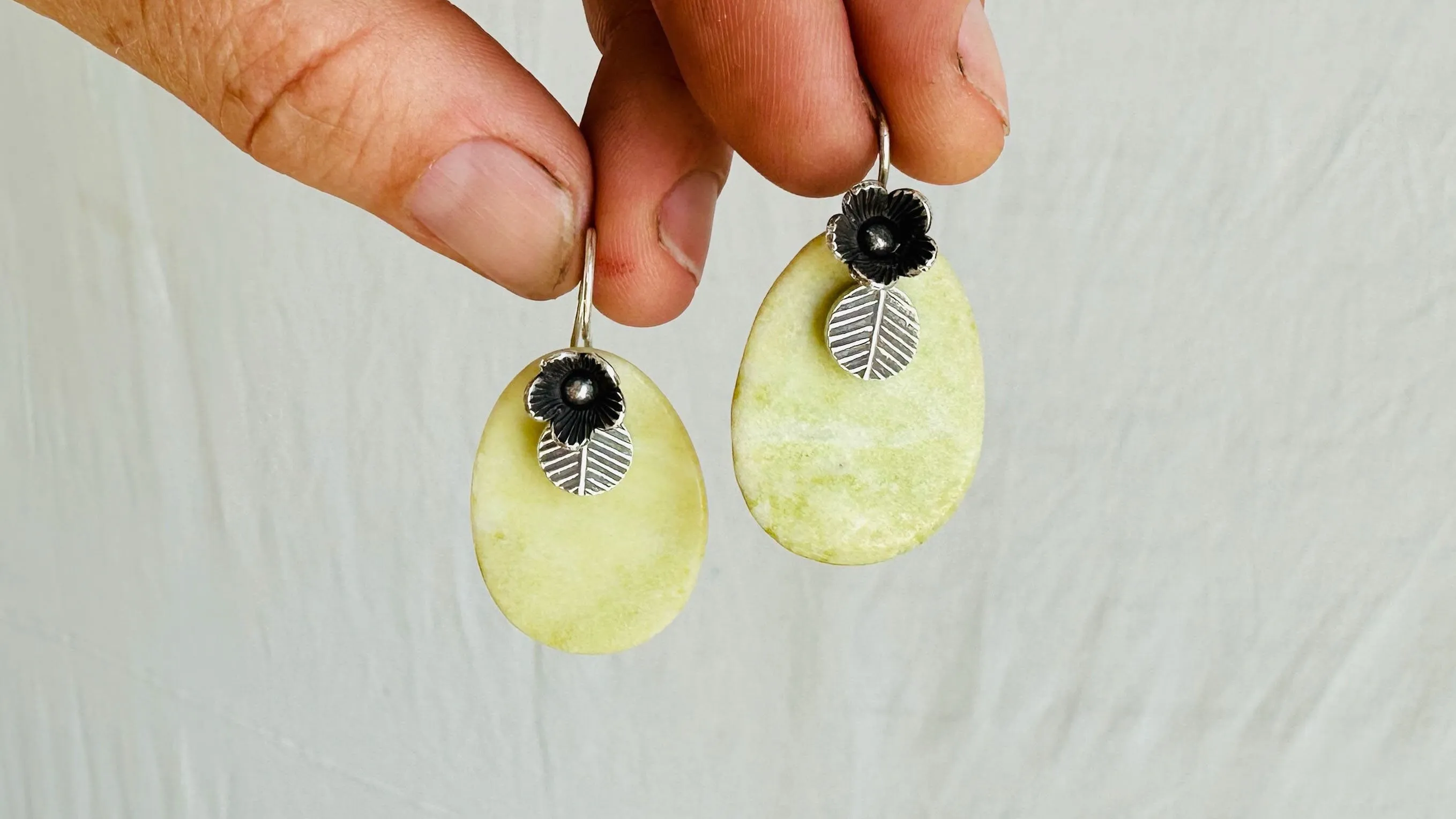 Serpentine Flower Earrings. Sterling Silver. 2496